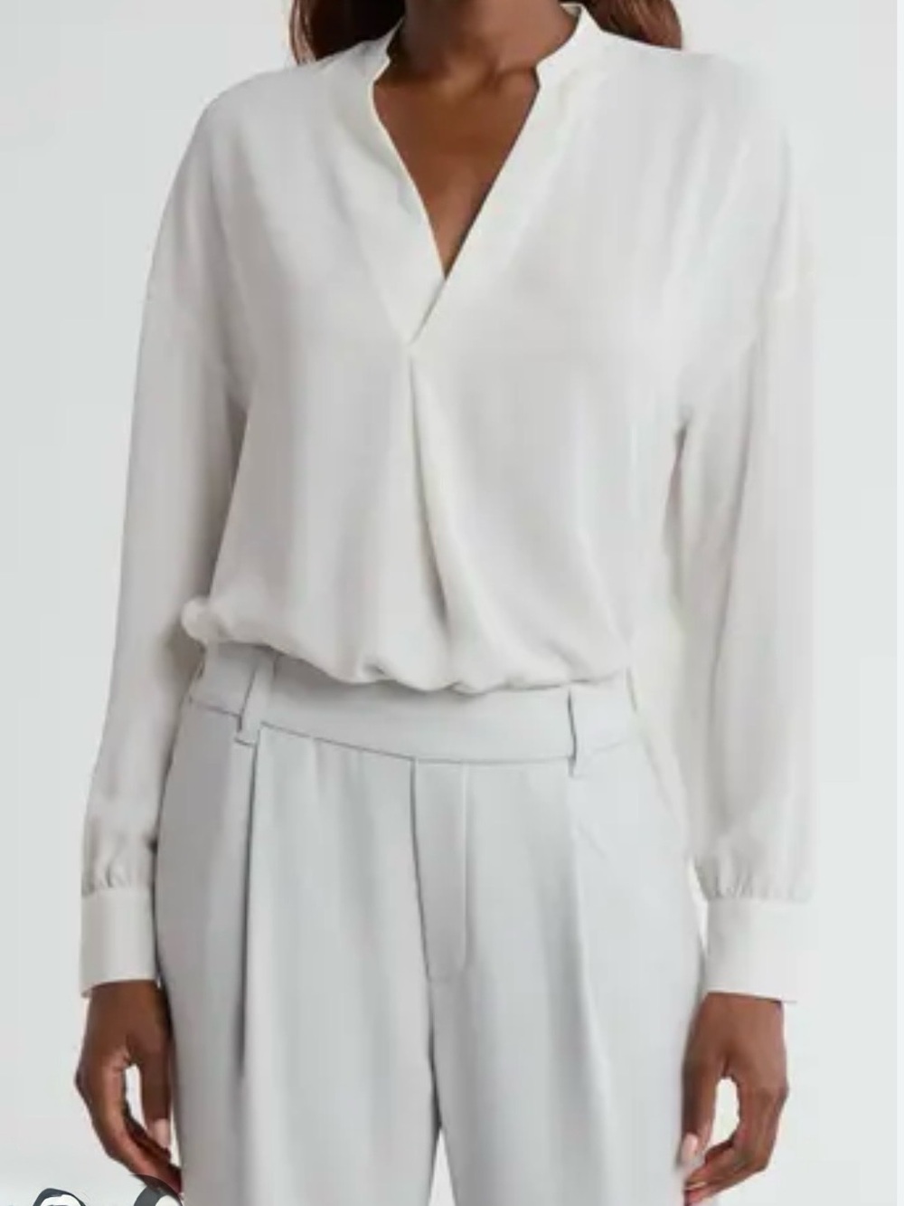 NWT VINCE Women's White V-Neck Pleat Blouse size XS